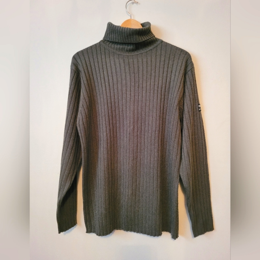 NRS outdoor active gear turtleneck sweater. Size large.